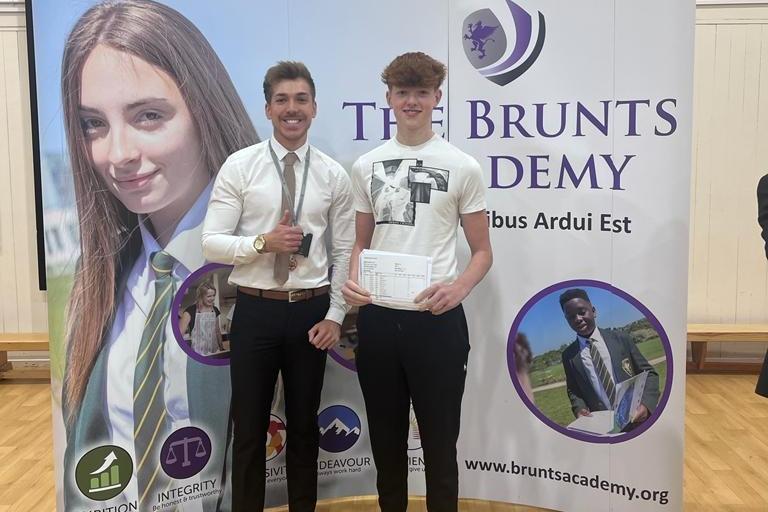 Eden O’Hagen successfully achieved a Distinction* in business; grade 8s in biology, chemistry, maths and physics; a grade 7 in geography; grade 6s in English language and literature; and grade 5s in French and statistics.