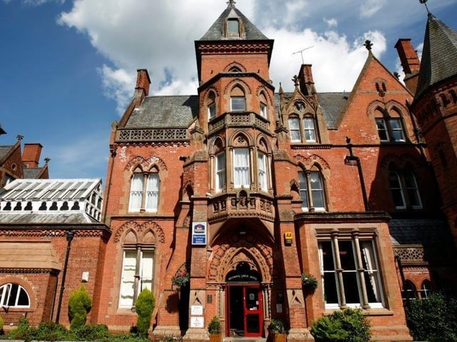 Now a successful hotel, Bestwood Lodge was the love nest in the 17th century of King Charles II and his mistress, Nell Gwynn, an actress and orange-seller. Many visitors have reported ghostly encounters, including the smell of oranges, figures disappearing into thin air and the sound of voices coming from the cellar.