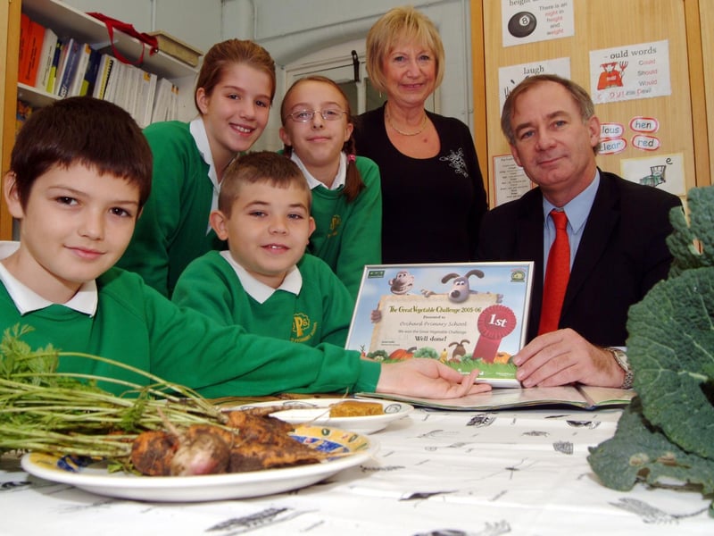 In 2006, Kirkby Orchard Primary School won The Great Vegetable Challenge. Pupils from the school spoke with former Ashfield MP Geoff Hoon about the competition and their work. Pictured from the left are pupils Tom Simms, Molly Ellson, Ashley Slaney, and Florin Bailey, along with Head Teacher Mrs Trish Fallows and MP Geoff Hoon.