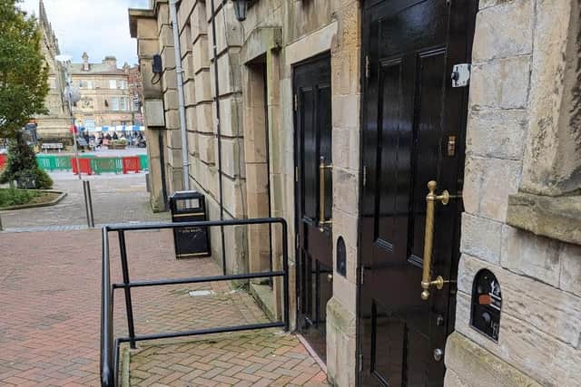 The new “accessible” toilet is located on Exchange Row, at the side of the Old Town Hall.