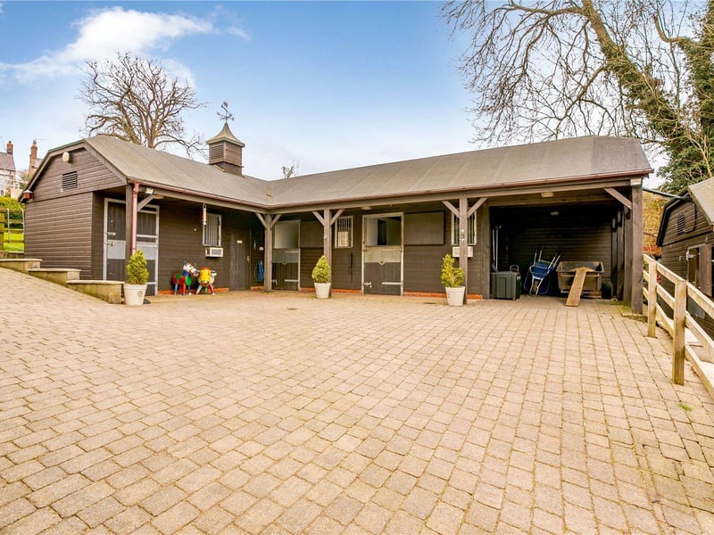 The stables to the rear of the plot comprise four stables, a tack room, feed room and a barn. A small 0.6-acre paddock adjoins the stables.