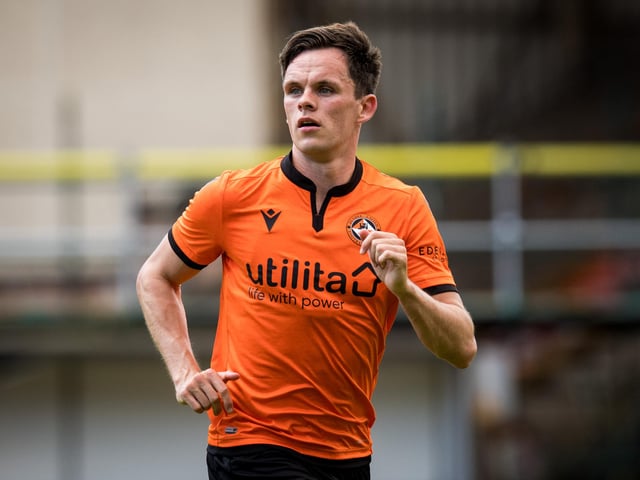 The Arabs keeping the strong orange home kit and who can blame them? Lovely orange and black kit from Macron. Sponsors all round keeping in line with the black trim which keeps it very stylish. Little on the plain side but, very solid looking kit.