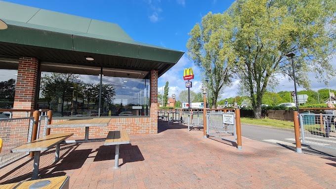McDonald's - Saville Roundabout, Old Rufford Rd, Ollerton - has a rating of 3.8 from 2,522 Google reviews.