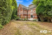 Believed to date back to around the mid-1800s, the property was formerly the gamekeeper’s cottage serving the historic Rufford Estate