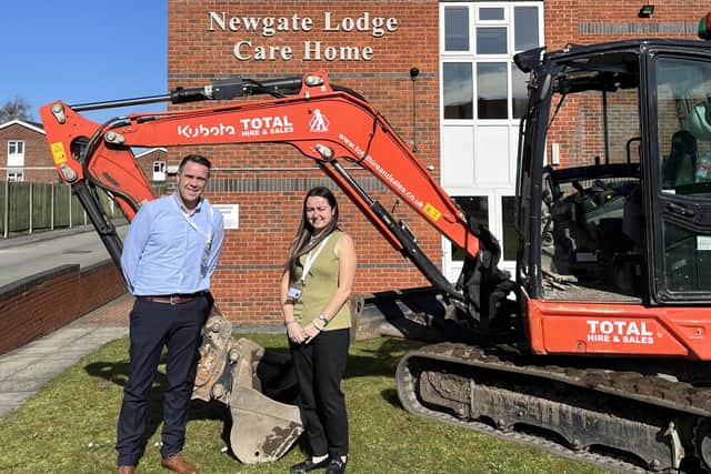 Lee and Tanya outside Newgate Lodge