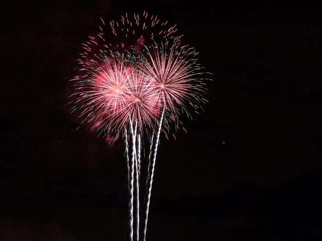 No booking and no ticket required for this free fireworks display at No.5 Bistro in Mansfield on Saturday, November 5. There is no parking so make your way on foot to the venue. Food from 5pm and fireworks from 7pm.