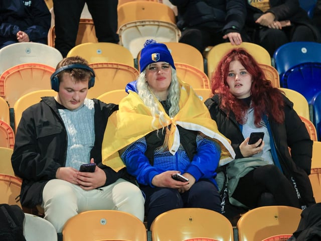 Mansfield Town were unable to bag all three points despite Oxford being reduced to nine men for the closing stages.