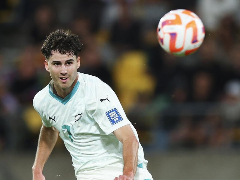 Peterborough United have signed New Zealand international midfielder Matt Garbett.