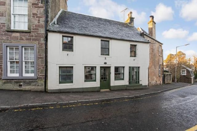 2 bedroom terraced house in Doune.
Average house price in Stirling - £211,406.