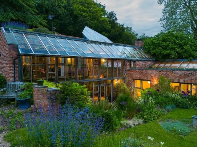 Even as night falls, The Garden House looks pretty spectacular.