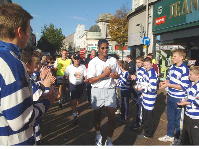 2001 saw rugby legend Jeremy Guscott take part in a charity walk, walking through Mansfield town centre.