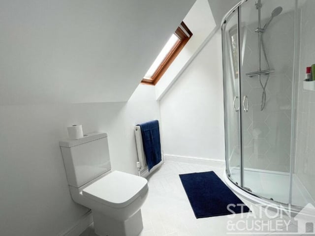 The last of the en suite shower rooms on the first floor. Modern and quite pretty, don't you think?