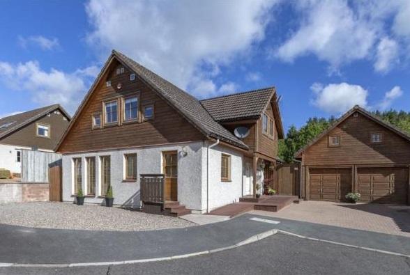 4 bedroom detached house for sale in Galashiels