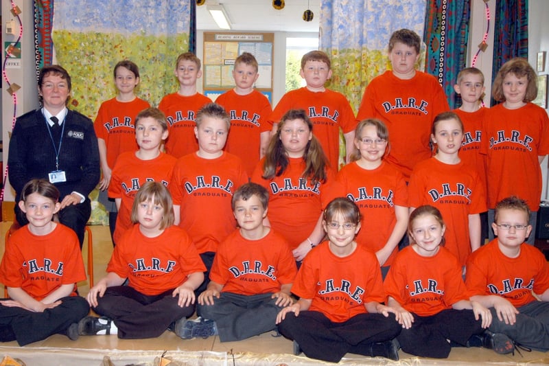 Graduates of Annesley Primary and Nursery School's DARE in 2006.