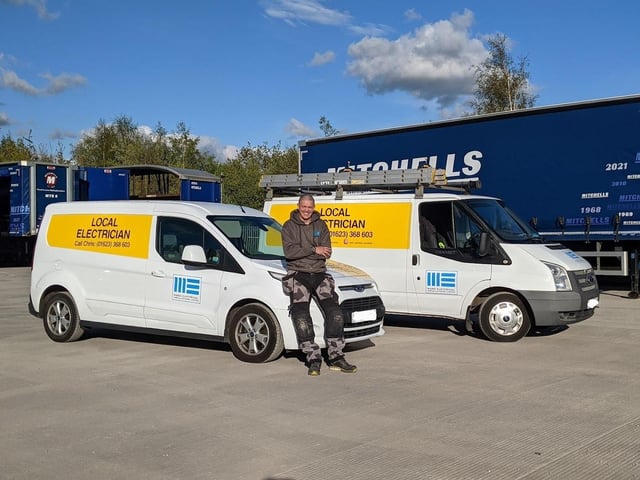 Chris Ward - Mansfield's local Electrician & EV charging specialist, Sutton, has received a five-star rating on Google reviews.