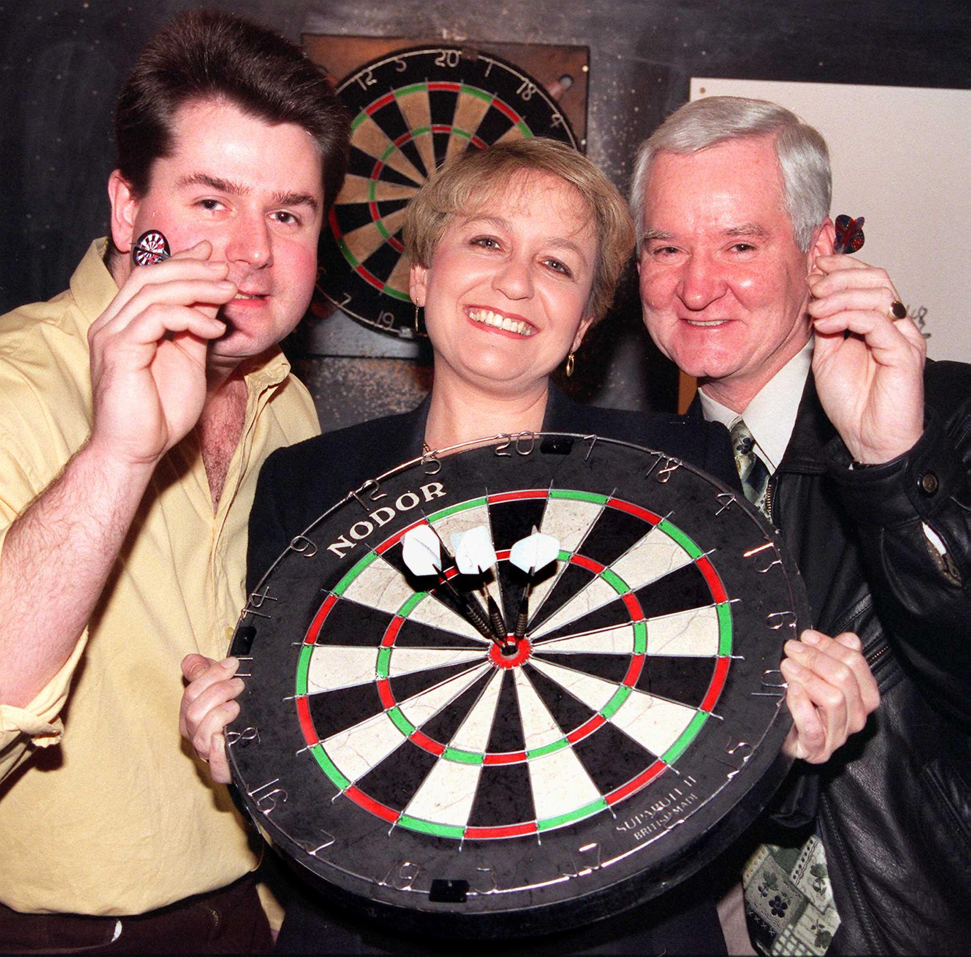 Whether you scored a bullseye or bag o' nuts see who you can spot in these retro darts pictures