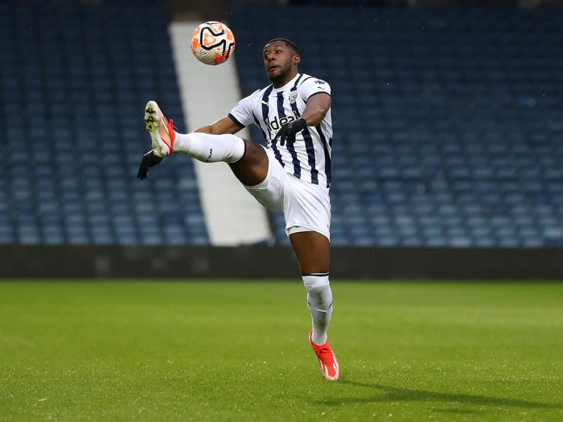 Stevenage have signed striker Jovan Malcolm from National League club Gateshead.
