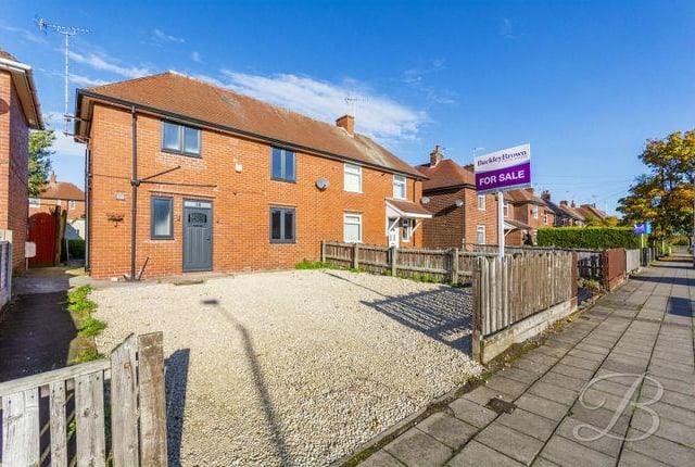 Viewed 1300 times in the last 30 days. This three bedroom house is being marketed by Buckley Brown, 01623 355797.