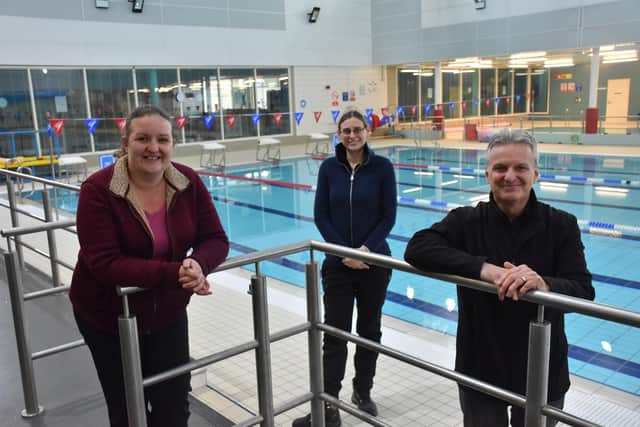 Coun Samantha Deakin, Coun Helen-Ann Smith and Lorenzo Clark Everyone Active Contracts Manager at Lammas Swimming Pool