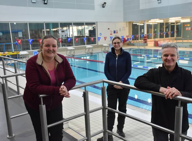Coun Samantha Deakin, Coun Helen-Ann Smith and Lorenzo Clark Everyone Active Contracts Manager at Lammas Swimming Pool