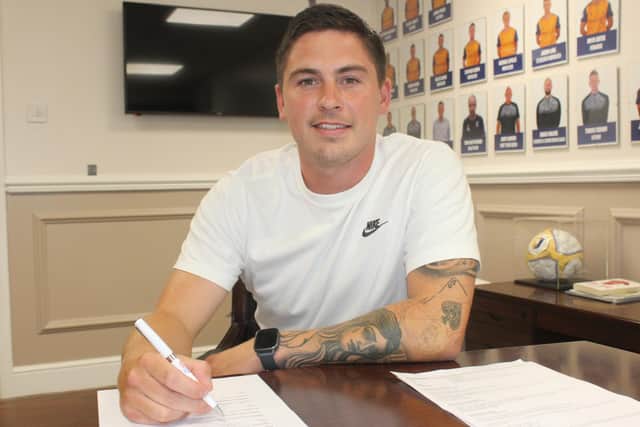 Christy Pym signs on loan for the Stags.