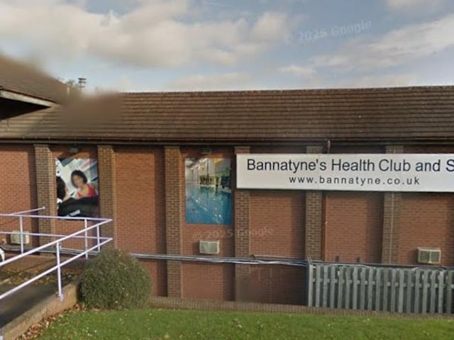 Bannatyne's Health Club and Spa, Briar Ln, Mansfield NG18 3HS: This club offers a full-service experience with a gym, swimming pool, spa, and a variety of group classes. Users gave it 4.1 stars out of 717 reviews on Google.