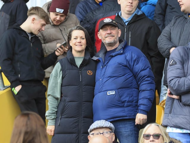 A sloppy Mansfield Town were well beaten by Reading on Easter Monday.
