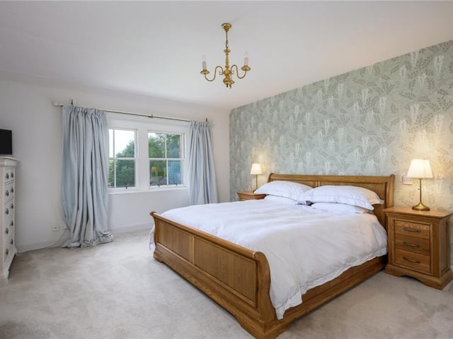 Principal bedroom.