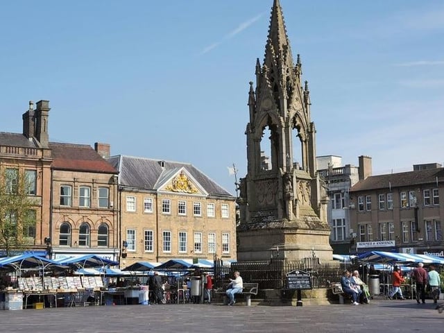 In Mansfield Town Centre and Broomhill, the average house price in 2022 was £117,500.