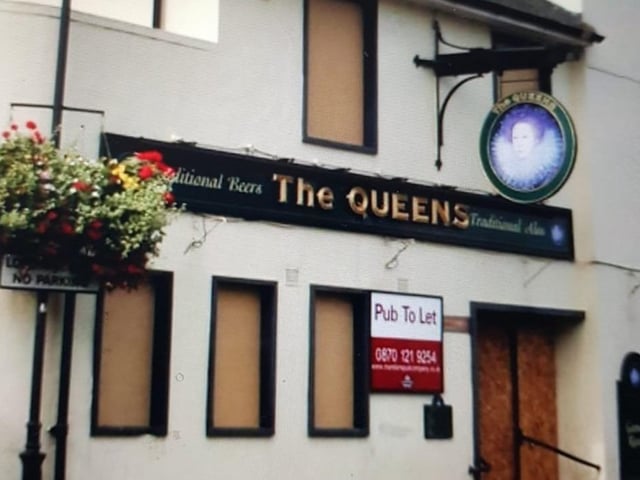 The Queens Head on Queen Street was a popular pub in the town centre in years gone by.