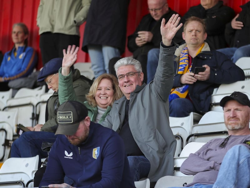 Mansfield Town levelled nine minutes from time to rescue a draw at Stevenage.