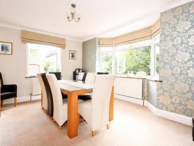 And here is the dining area, which is linked to the lounge. A perfect space for meals with family or friends.