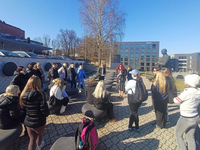 Students outside the Voco college