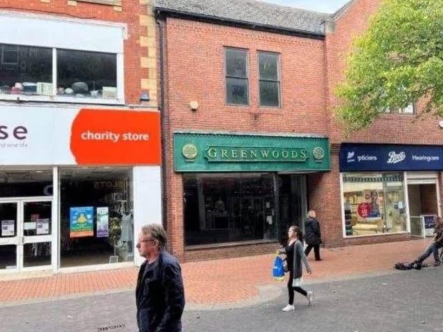 Located at 13 Bridge Street, there is a retail unit measuring 1,021 sq. ft available to let for £15,000 per annum (£14.69 per sq. ft. per annum). Visit www.zoopla.co.uk/to-rent/commercial/details/58513762/ for more details.