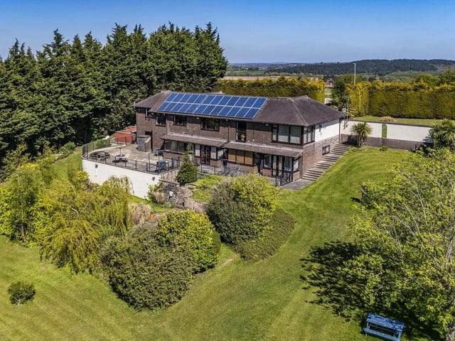 Occupying a commanding position on one of Mansfield’s most prestigious residential addresses, often referred to locally as ‘Millionaires’ Row’, this is a residence designed for buyers seeking far more than simply additional square footage. Whether searching for a long-term family home to grow into or a property with the scope to evolve into a truly breathtaking architectural masterpiece, Valhalla’s Gate offers an exceptionally rare opportunity.