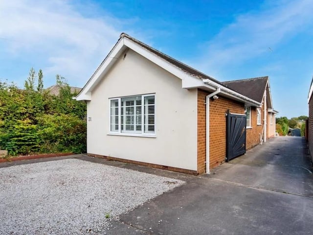 Beautifully presented property enjoying ample storage inside and out. The property features an extensive driveway and detached garage plus a substantial rear garden with patio, vegetable patch and greenhouse along with a large workshop.