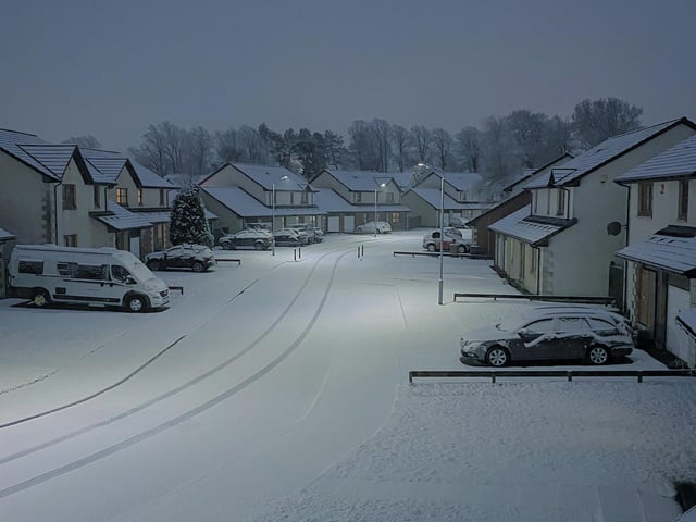 Paisley was also blessed with a sheet of snowy cheer this morning as this early bird photographer showed us (Photo: Chris Keen).