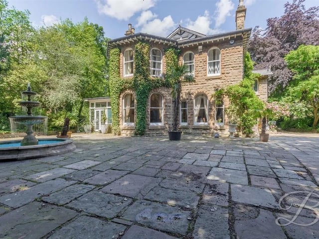 State of the art! This memorable and truly unique property is steeped in traditional features, offering versatile accommodation and a remarkable wow factor throughout. Proudly positioned within one of the area's most sought-after locations, this imposing detached residence sits within private gated grounds, providing generous space ideal for even the largest of families.