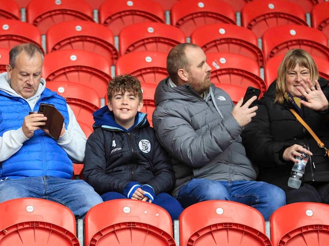 Mansfield Town kept up their good run of form with victory at Doncaster.