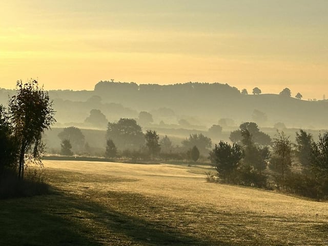 Haywood Oaks Golf and Country Club, located on Old Rufford Road in Southwell, is situated on the outskirts of Sherwood Forest and offers a professional yet friendly 9-hole golf course. It has a 4.6 rating on Google reviews.