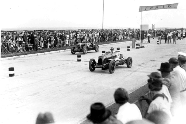 When the Eastern Road was first constructed in the 1930's speed trials were held there organised by Southsea Motor Club. In 1935 the Speed Trials attracted motorist from all over the country, not to mention very large crowds.