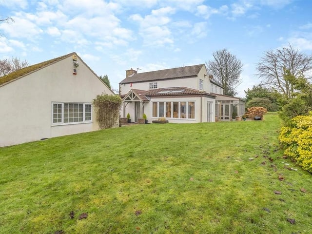 Hill Top occupies a large plot extending to circa 0.34 of an acre