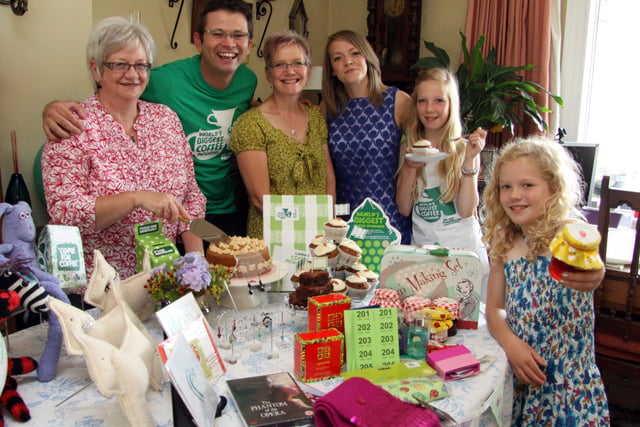 Linda Richardson and her family who host an event in 2012. Pictured l-r are her sister Elaine Nettleship, Rob turner, Macmillan fundraiser for Chesterfield and Sheffield, Linda Richardson, Neice Paula Bestall, and daughters 12 year old Rosie and 9 year old Maisie Richardson.