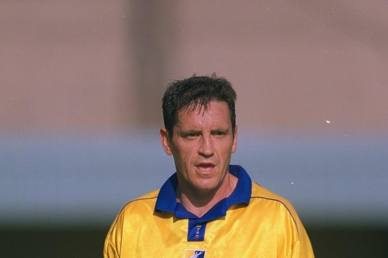 Shirebrook-born Les Robinson made 80 appearances for Mansfield between 2000 and 2002 after joining from Oxford United. It was his second spell at Field Mill after making his debut in 1984.