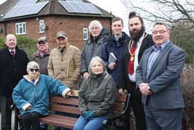 A memorial bench to remember a striking miner who died outside Ollerton Colliery has been unveiled.