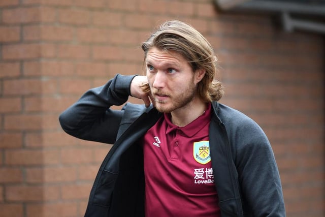 Newcastle United are close to confirming the arrival of free agent Jeff Hendrick, who had drawn interest from Aston Villa. (Daily Mail)