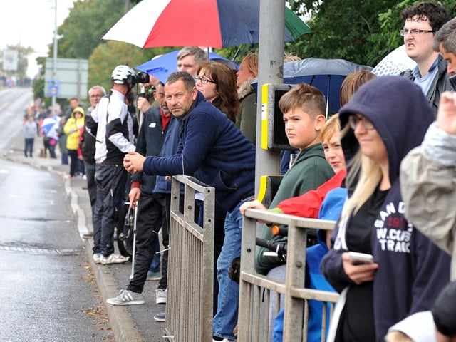 The crows await the Tour Of Britain in Annesley.