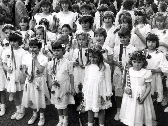 Youngsters at Castleton Garland Day 35 years ago.