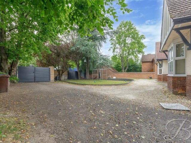 Off-street parking space is not a problem at the Mansfield property -- thanks to a generously sized driveway.