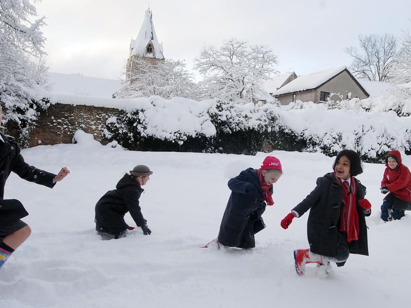 Another snow day from 2010. Pupils from Saville House School in Mansfield Woodhouse make it in through the snow.